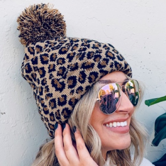 5 ⭐️ Rated Knit Leopard Print Beanie with Pom Pom - Picture 2 of 11